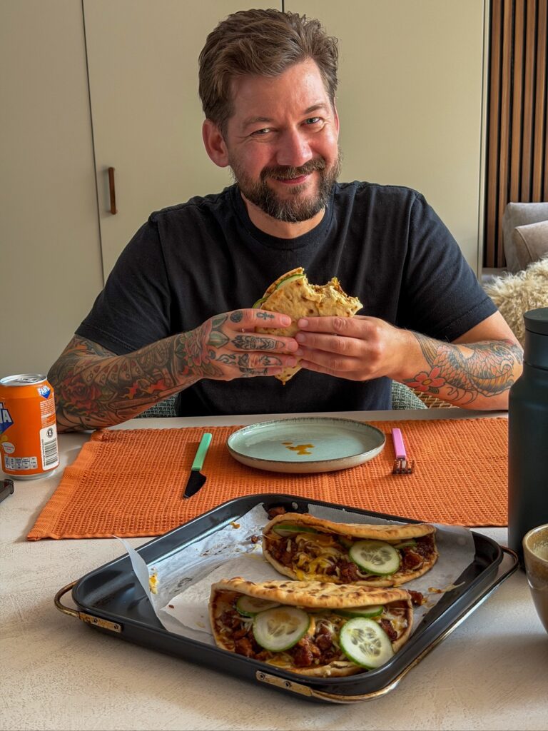 Jan Willem eet flatbread