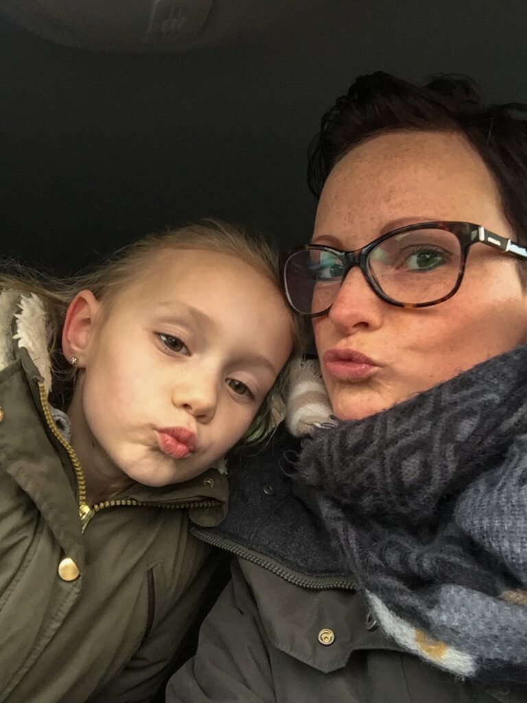 Marie-Louise en Amaranthe duck face