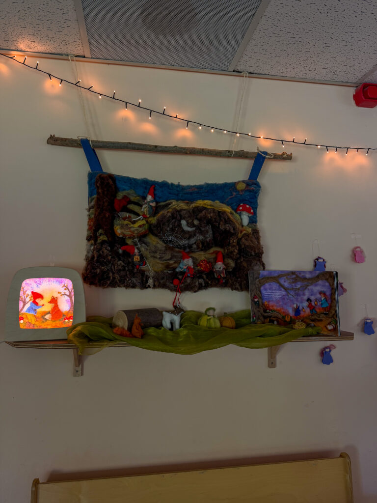 herfst tafel op het kinderdagverblijf